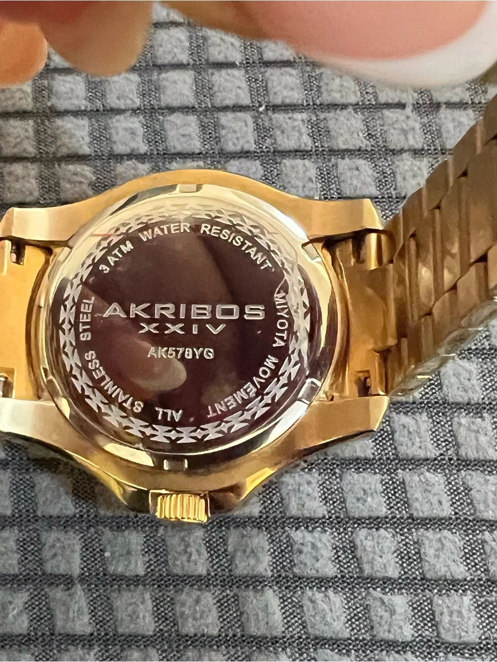 Akribos XXIV stylish gold